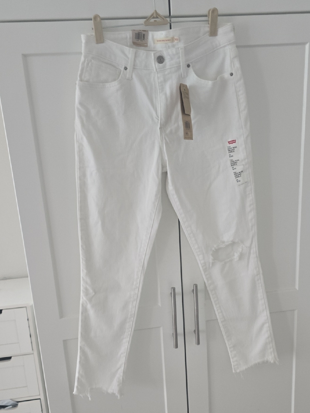 NWTLevi's 721 High Rise Skinny Ankle White Jeans Size 30